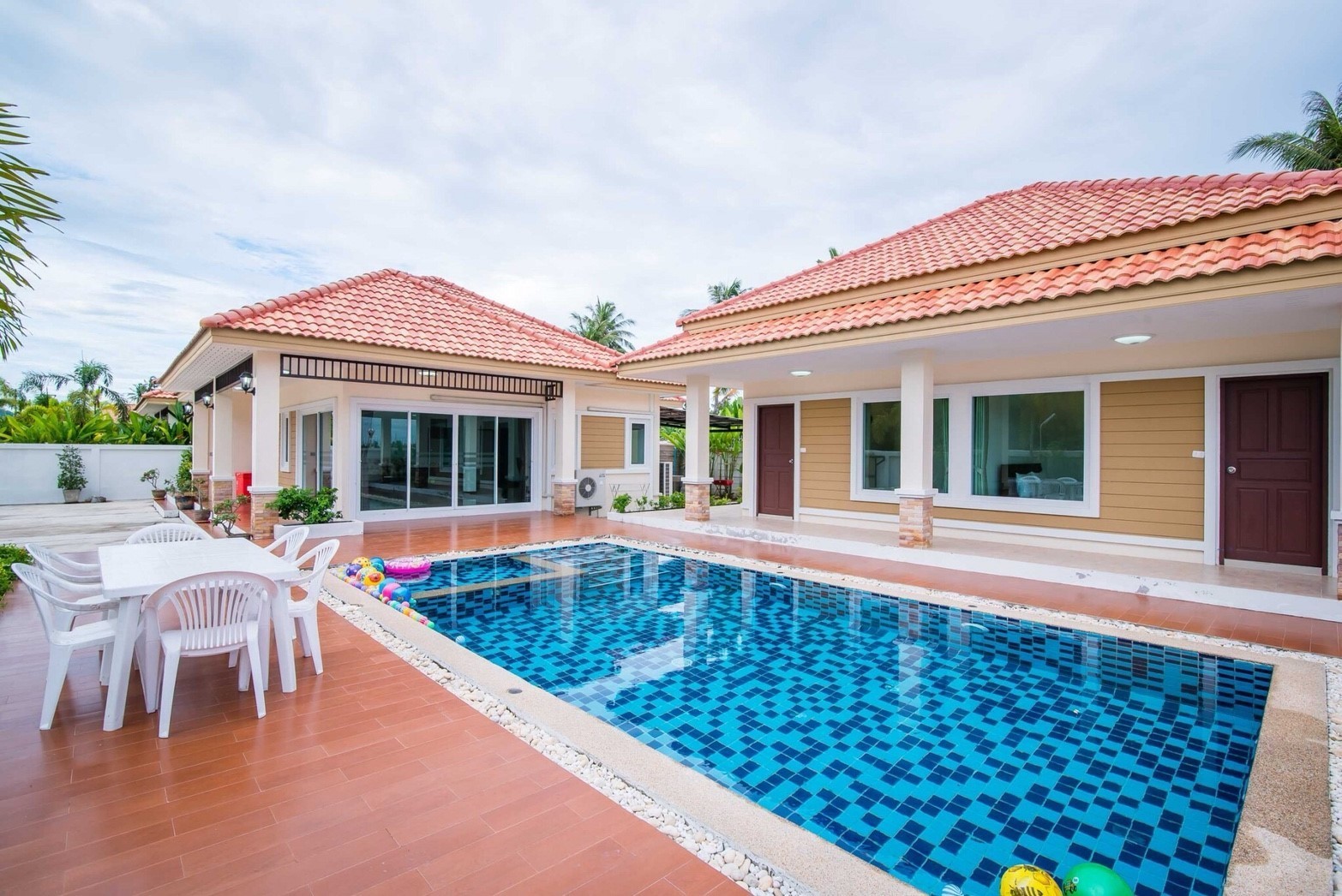 HR 4022 บ้านพักหัวหิน บ้านกาแลคซี่ คาราโอเกะ E