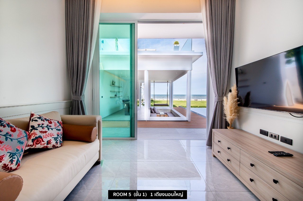 HR15030 บ้านพักติดทะเล The Vacation Beach Pool Villa Cha Am