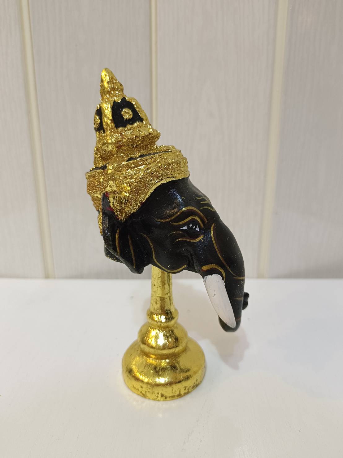 พระพิฆเนศ ขนาดจิ๋ว ขนาดตั้งหน้ารถ พร้อมฐานปิดทอง (สีดำ)