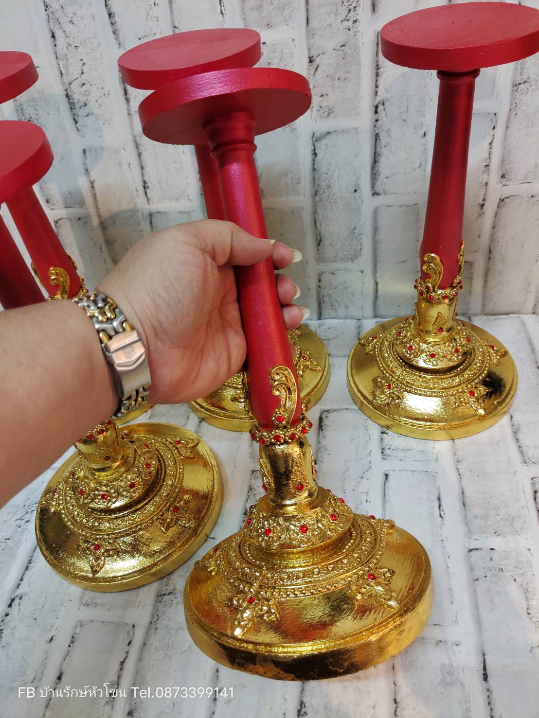ชฎาพระ ขนาดสวมหัว ประดับกระจก พร้อมฐานไม้สีแดง