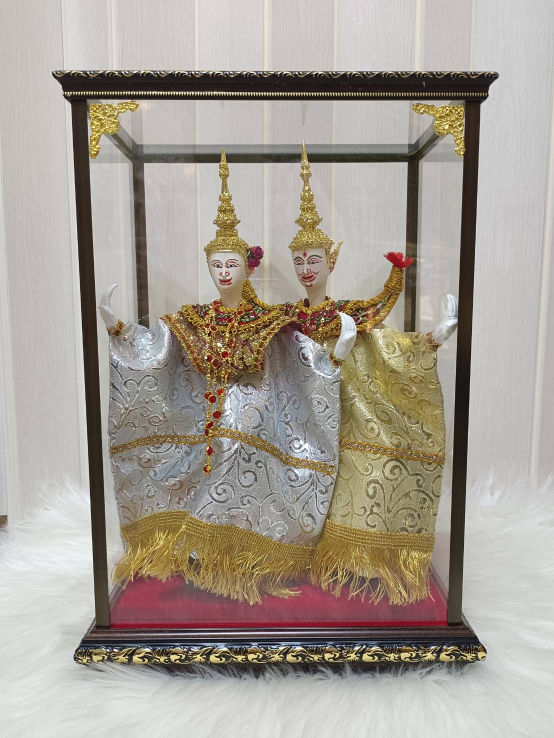 หุ่นกระบอก คู่ พระ นาง ขนาด 30 ซม. พร้อมตู้กระจกลายไทย