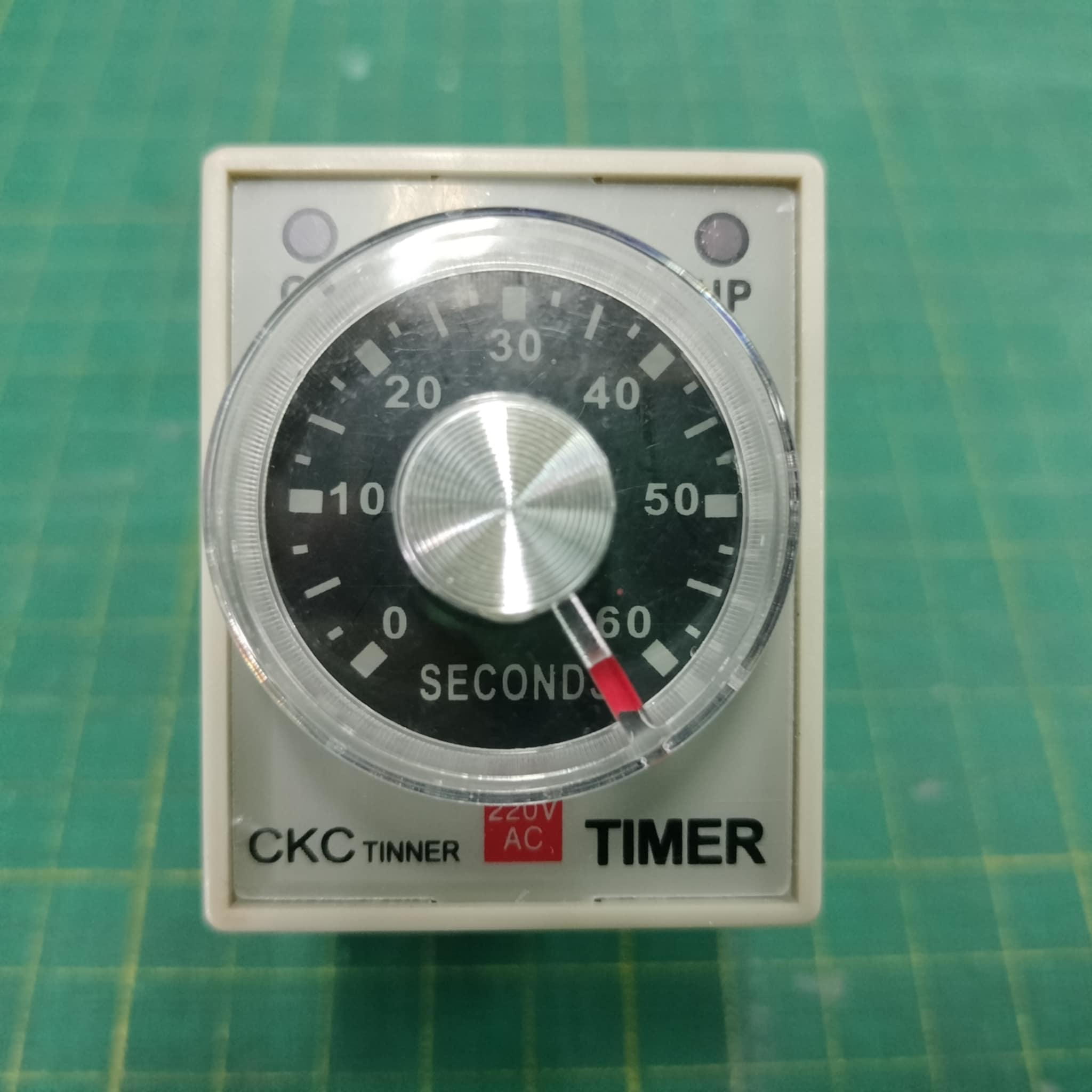 CKC Timer AH3-3 220V ไทม์เมอร์ ฟรีซ็อกเก็ต PF083A ช่วงเวลา 60 วินาที Delay-ON Delay-OFF
