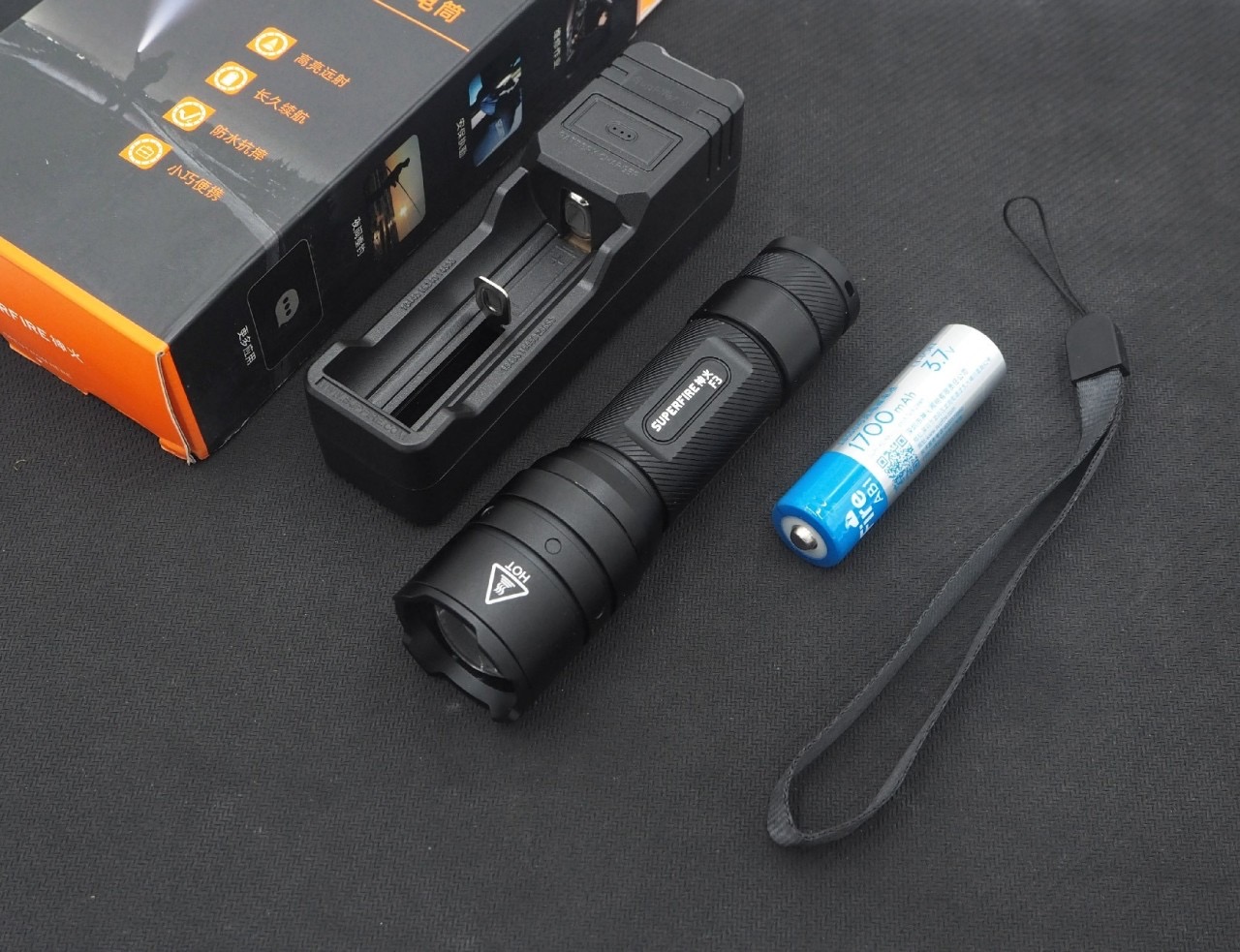 (loud volume) สินค้าใหม่ค่ะ 🔥 ไฟฉาย Supfire รุ่น F3 🔦 ตัวเรือนผลิตจาก 6061-T6 aviation aluminum 🔦 หลอด CREE XPE LED 7W 🔦 ความสว่างสูงสุด 530 Lumens 🔦 ระยะส่องสว่าง 310 เมตร Zoom ได้ 🔦 ใช้งานได้ยาวต่อเนื่องนา