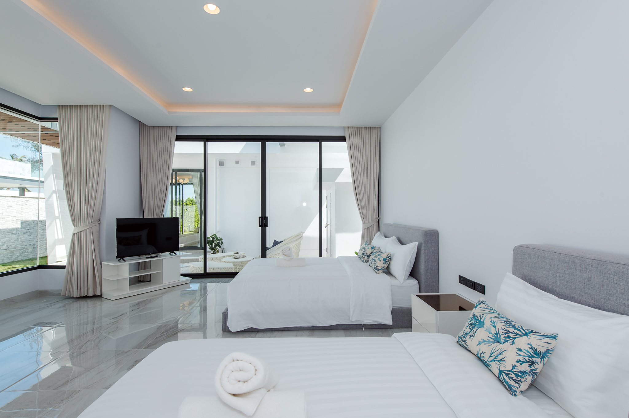 HR15066 บ้านพักติดทะเลหัวหิน The Casa Rocca Beach Villa HuaHin