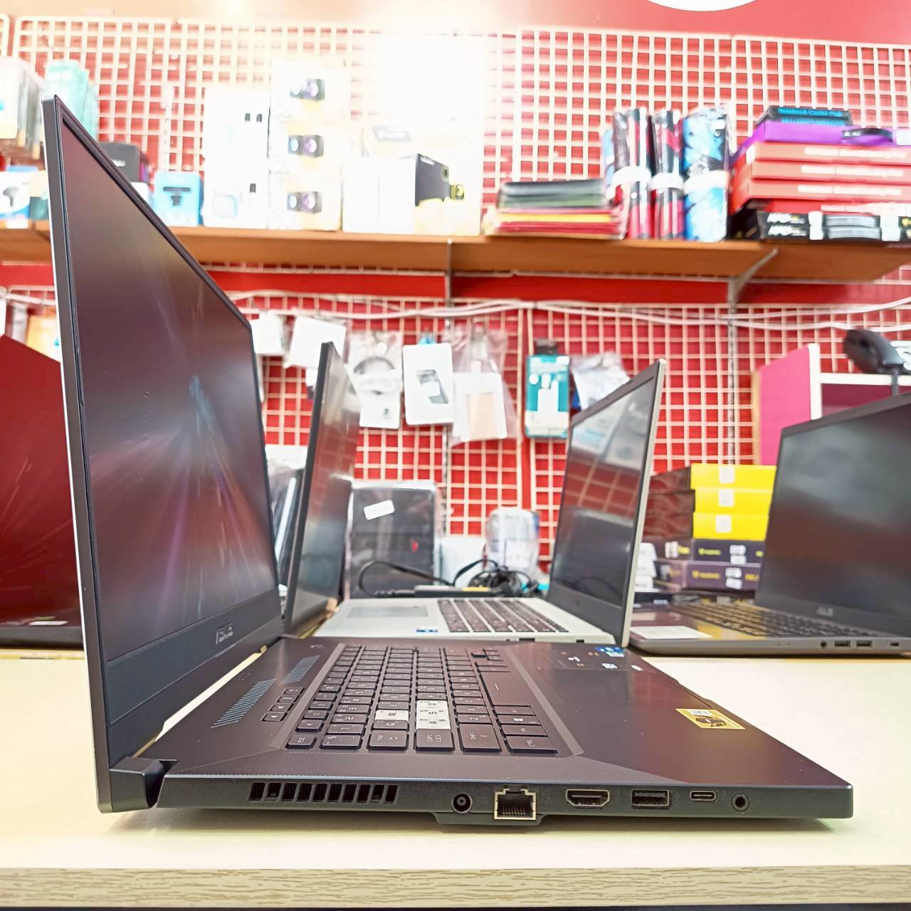 ASUS TUF DASH F15 FX516MP-HN086T สภาพเครื่อง 85%