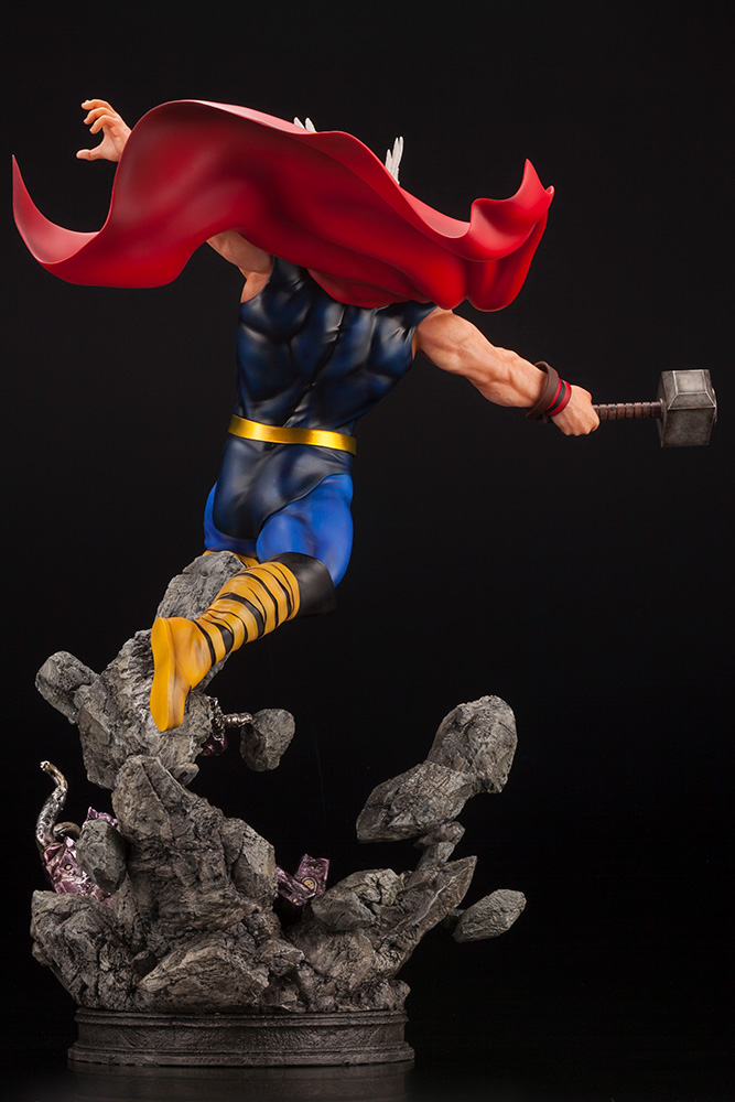 เปิดจอง : THOR AVENGERS FINE ART STATUE