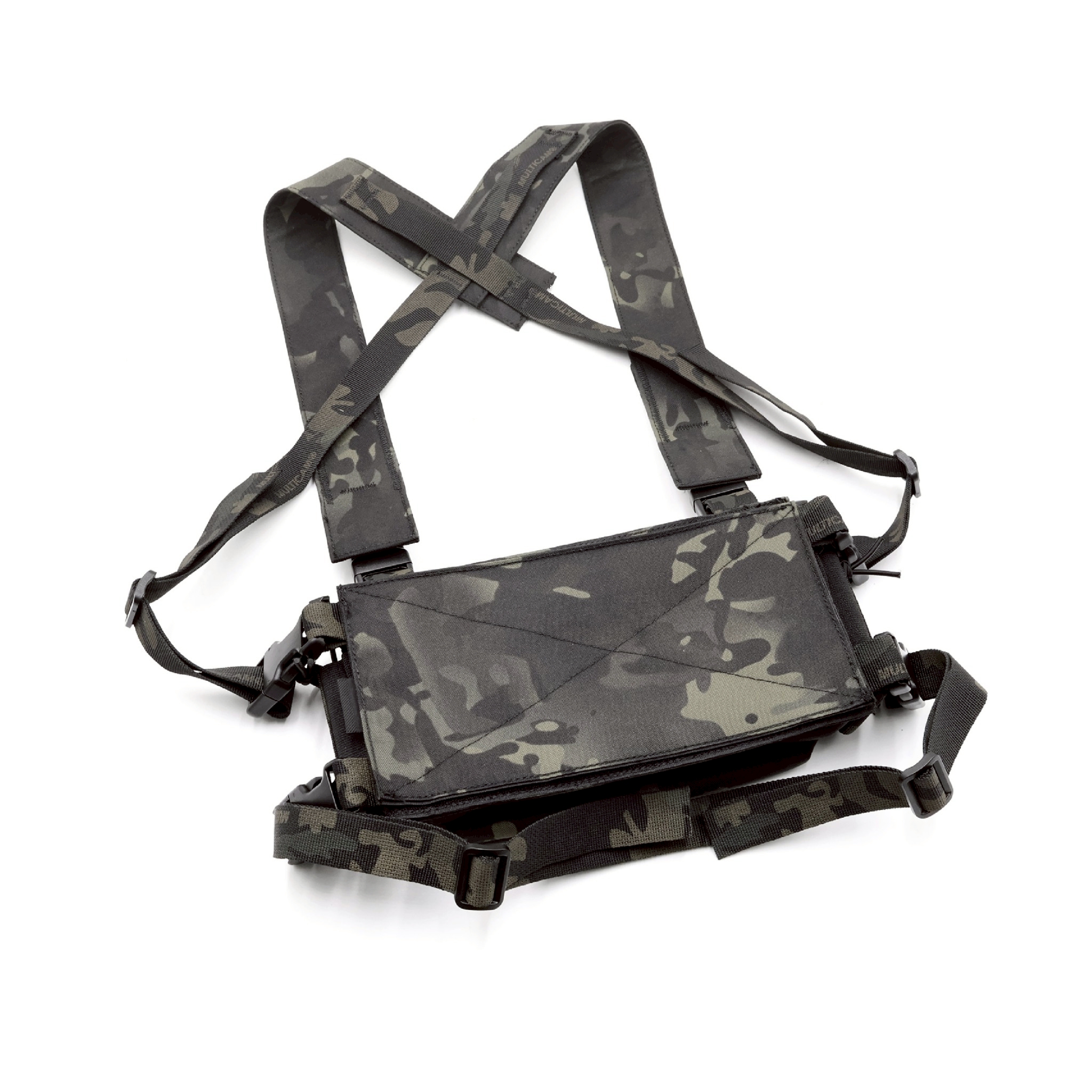 New.D3 Warrior Chest Rig 500D (สีพรางดำ -MCBK) 🔥 ผลิตจากผ้า Cordura 500D 🔥 มีช่องใส่แม็กกาซีน 5.56 = 3 ช่อง 🔥 บรรจุ Pistol Mag = 2 ช่อง 🔥 กระเป๋าหน้า ภายในมี Elastic Loops ใส่สิ่งของ 🔥 ขนาดซองแม็ก 14 * 28 cm. ǵ