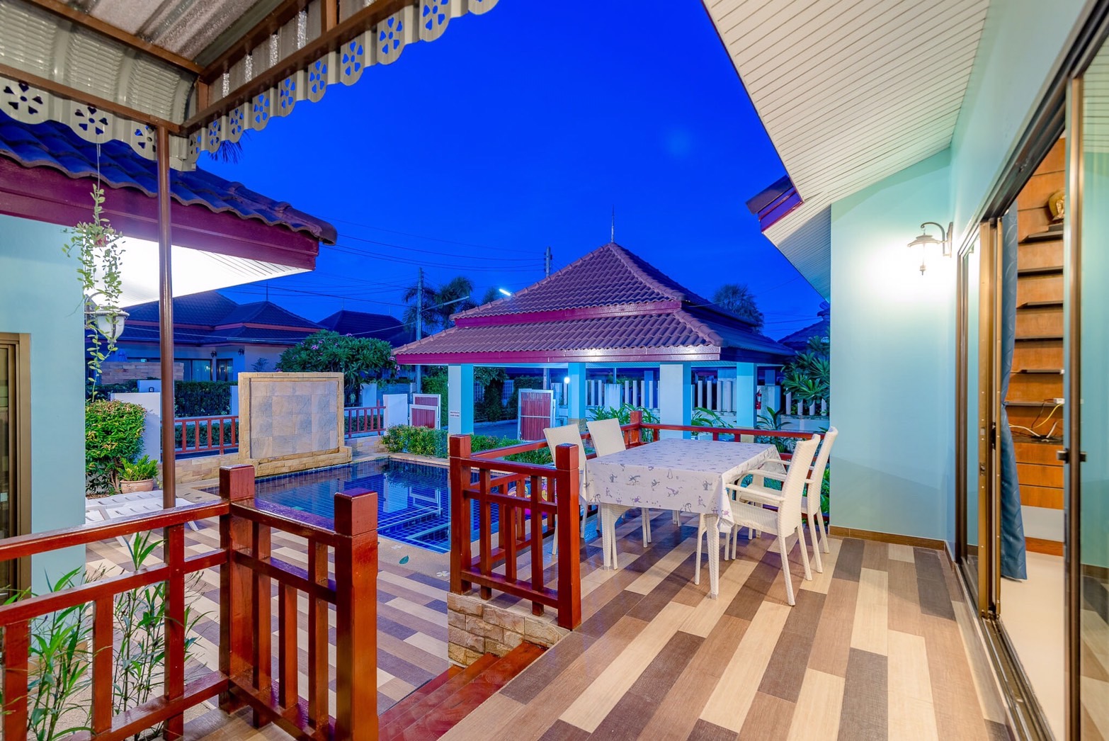 HR 3010 บ้านฟ้างาม คาราโอเกะ ไฟเธค