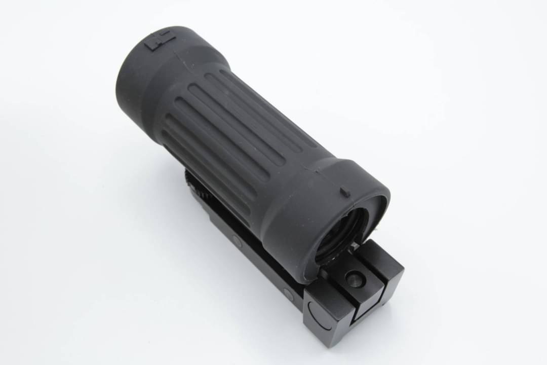 ดอท 4*30 Elcan (4*30 Tactical Elcan Type Optical Sight Rifle Scope) คุณสมบัติ : ตัวดอทกำลังขยาย4เท่าตายตัว ตัวเป้าทรงบวก อุปกรณ์ภายในกล่อง : ตัวดอท ผ้าเช็ดเลนส์
