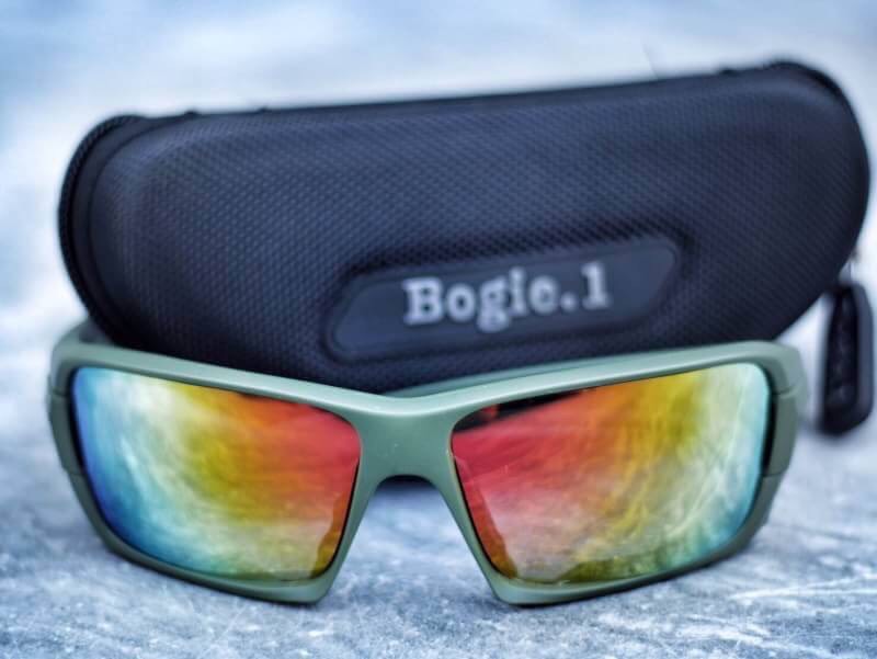 Nee.แว่นตายุทธวิธี แว่นตากันแดด Polarized สีดำ / สีทราย / สีเขียว ✔️แบบเปลี่ยนเลนส์ได้ ✔️ผลิตจากเลนส์กรองแสงคุณภาพดี ✔️ป้องกันอาการตาแห้ง เช่น แสบตาระคายเคืองตาจากแสงแดด... ✔️ เนื้อเลนส์ใส่แล้วไม่หลอกตา ✔️มาพร้อมกล่องใส่