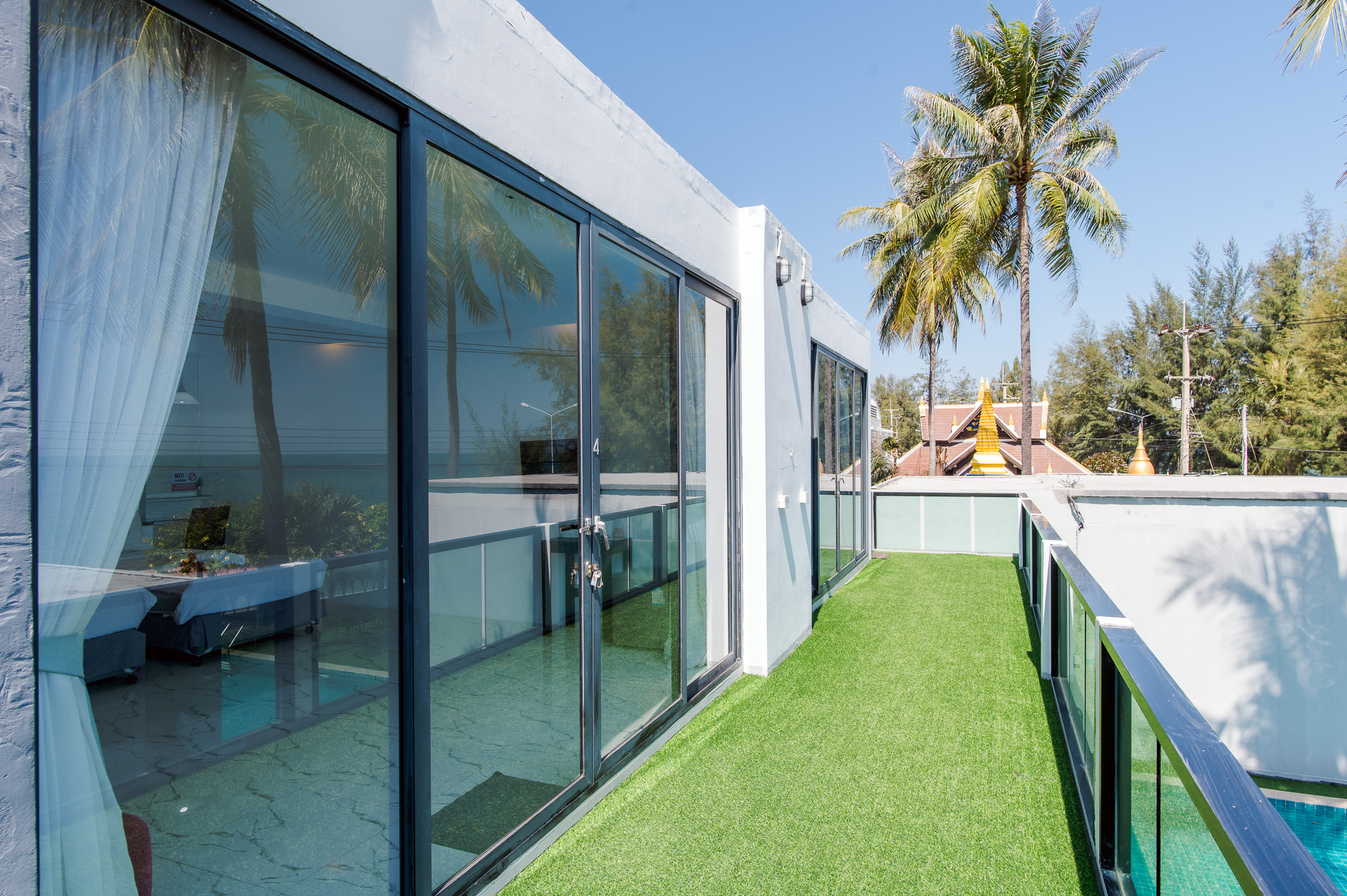 HR15008 บ้านพักติดทะเล โมเดิร์นบีช ปราณบุรี