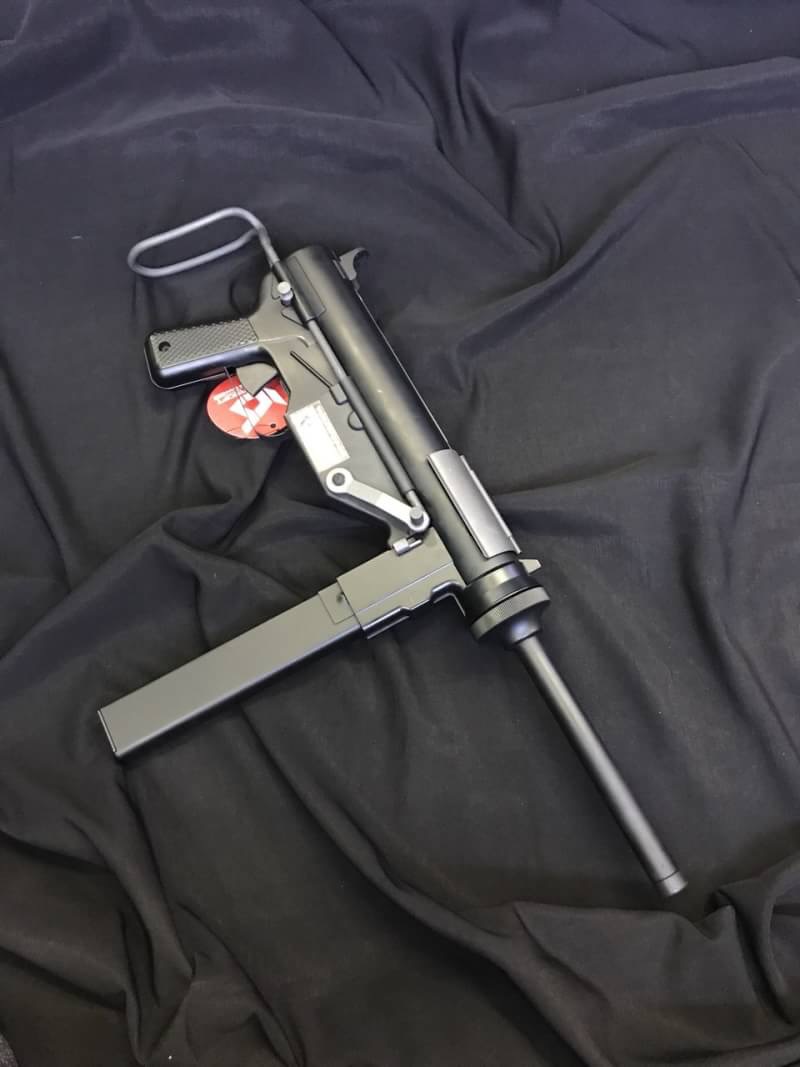 ICS M3 GREASER SUBMACHINE AEG (ICS-200) ICS M3 Greaser Submachine AEG (ICS-200) -- Fully Automatic Shooting mode -- Metal & Standard Industrial Plastic Construction -- ICS M3 (World War II) Series -- 430rds Loading Capacity High-Cap Magazine -- Metal Retr
