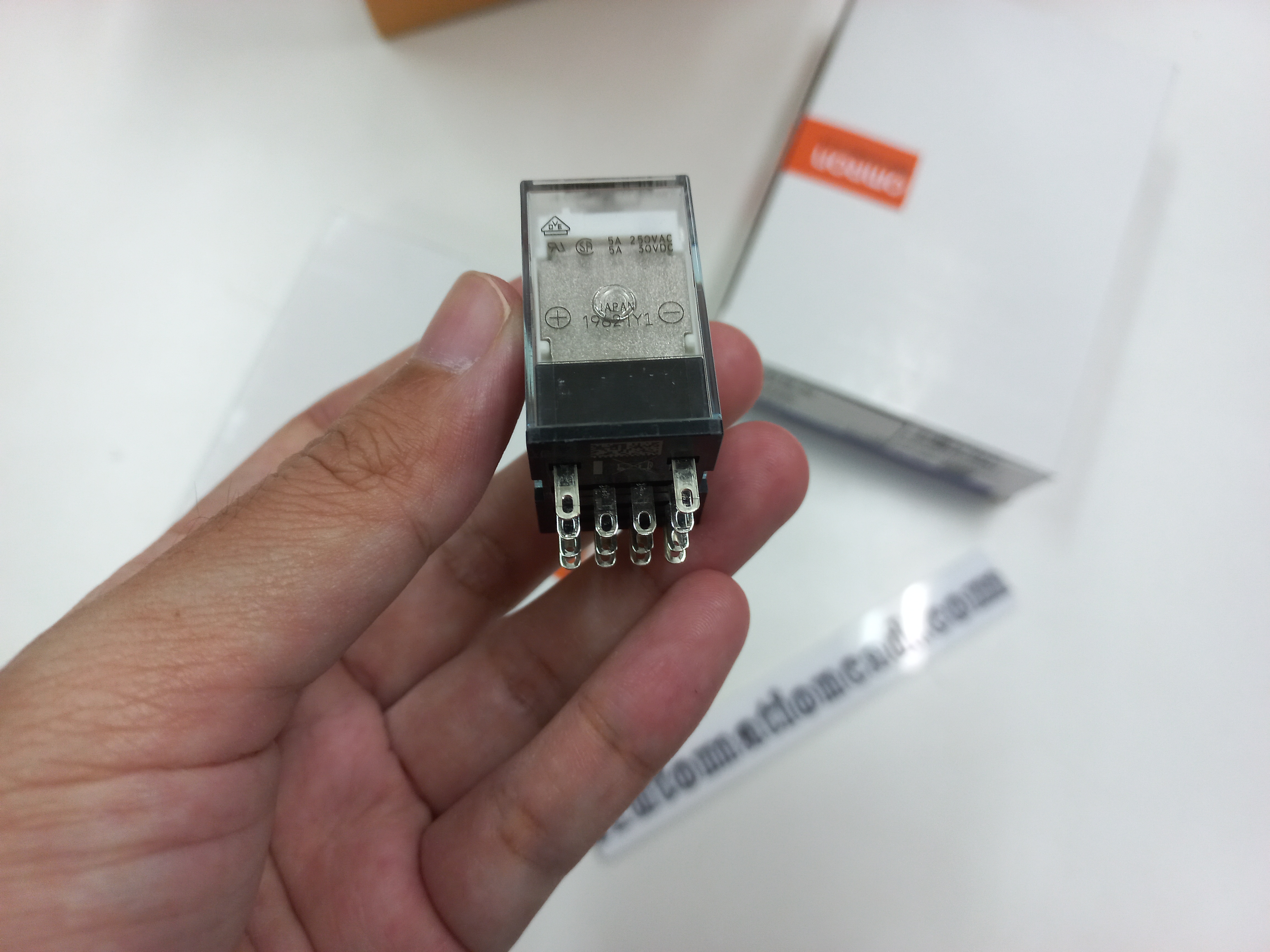 RELAY OMRON รีเลย์ 4 contact มีไฟ LED MY4N-D2 24VDC