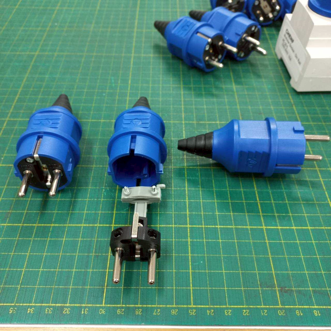 APEKS Power Plug (Male) 2P+E 16A 220V AC พาวเวอร์ ปลั๊กตัวผู้ IP44 ปลั๊กไฟอุตสาหกรรม