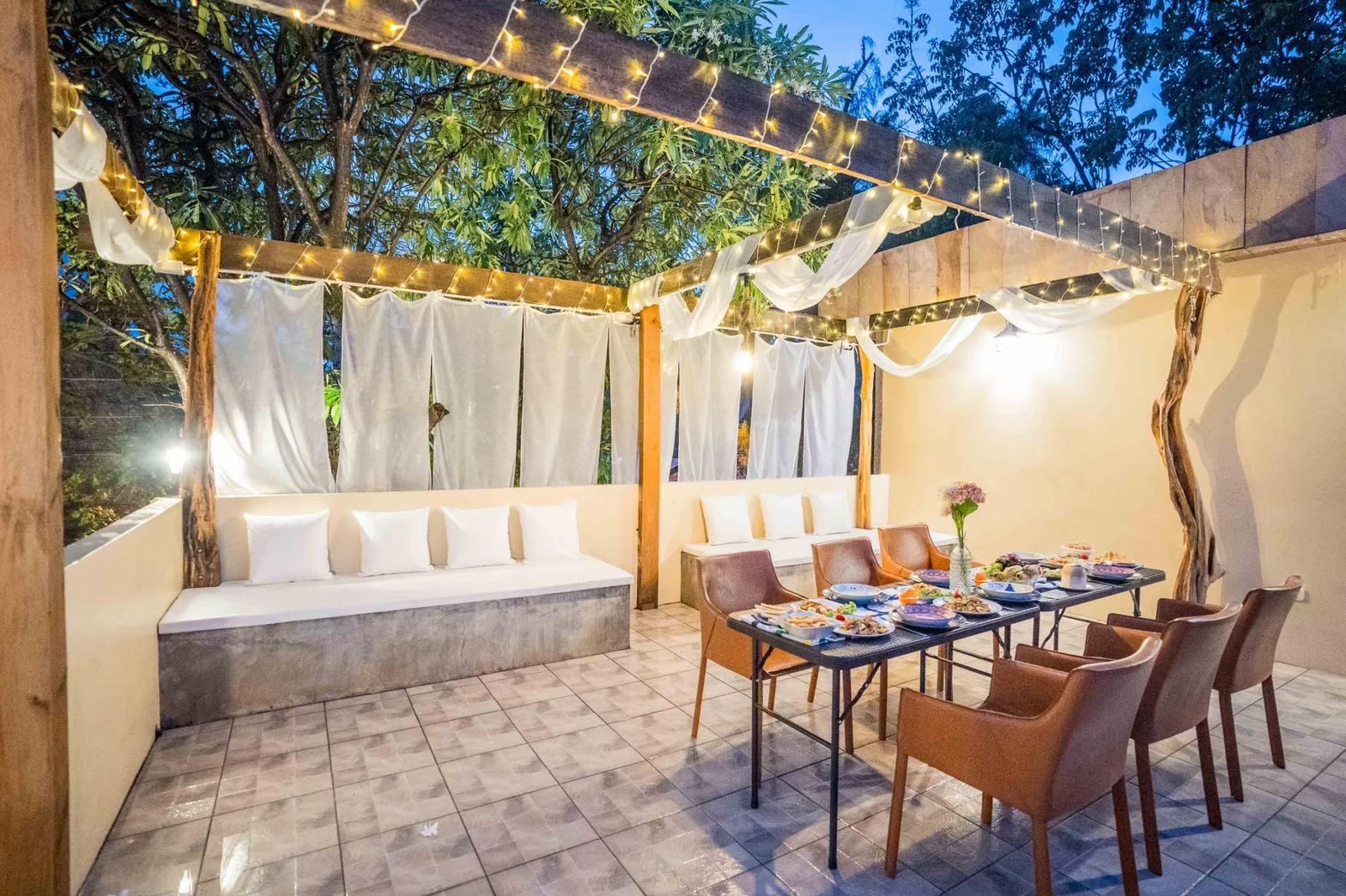 HR15064 บ้านพักติดทะเล The Ocean Beach Villa, Sam Roi Yod.