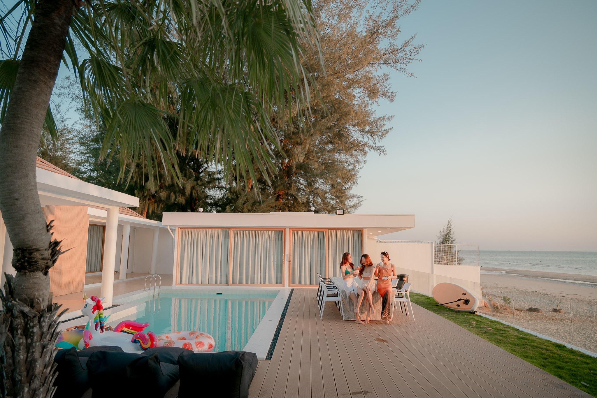 HR15057 บ้านพักติดทะเล The Rocca Beach Villa Pranburi