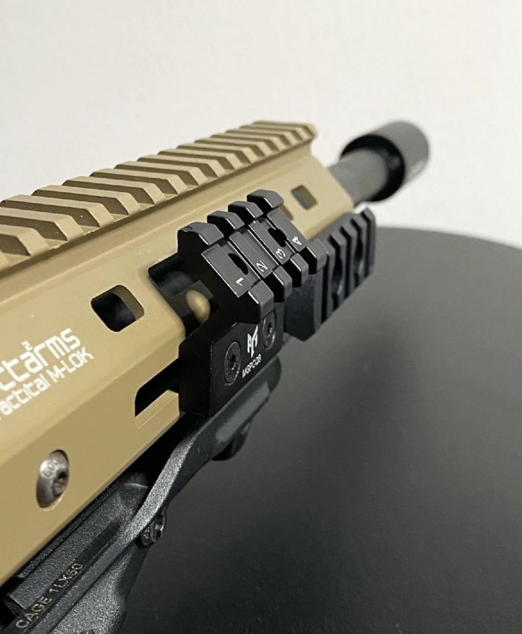 (fire)สินค้าเข้ามาใหม่ค่ะ (thumbs up)รางเสริม ระบบ M-lok & KeyMod ⚡️รางผลิตจากอลูมิเนียมเกรดคุณภาพ ⚡️ใช้ติดตั้งได้ทั้งระบบราง M-lok และ KeyMod ⚡️ใช้สำหรับติดตั้งไฟฉาย/Dot/laser ที่มีขาจับราง Picatinny 20 mm. ⚡️รางเฉียง 45 องศา