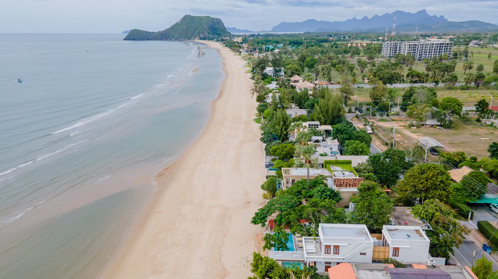 15086 บ้านพักติดทะเล De Pranburi beach villa