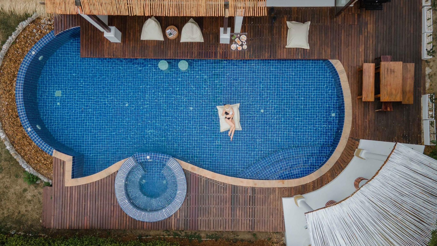 HR15061 บ้านพักติดทะเล The Pamila Beach Villa Kuiburi