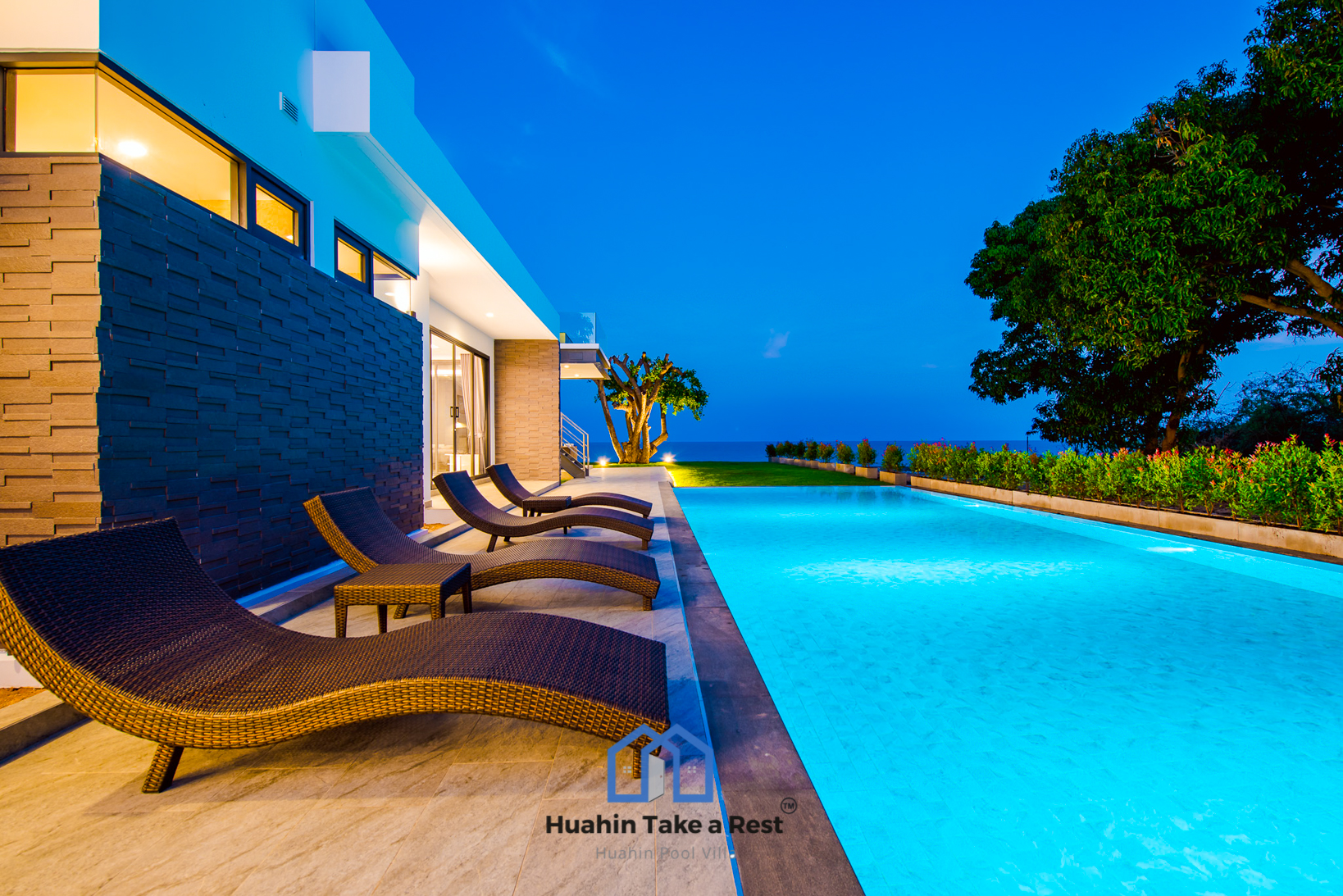 HR15039 บ้านพักติดทะเลหัวหิน The Premium Beach Villa Hua Hin