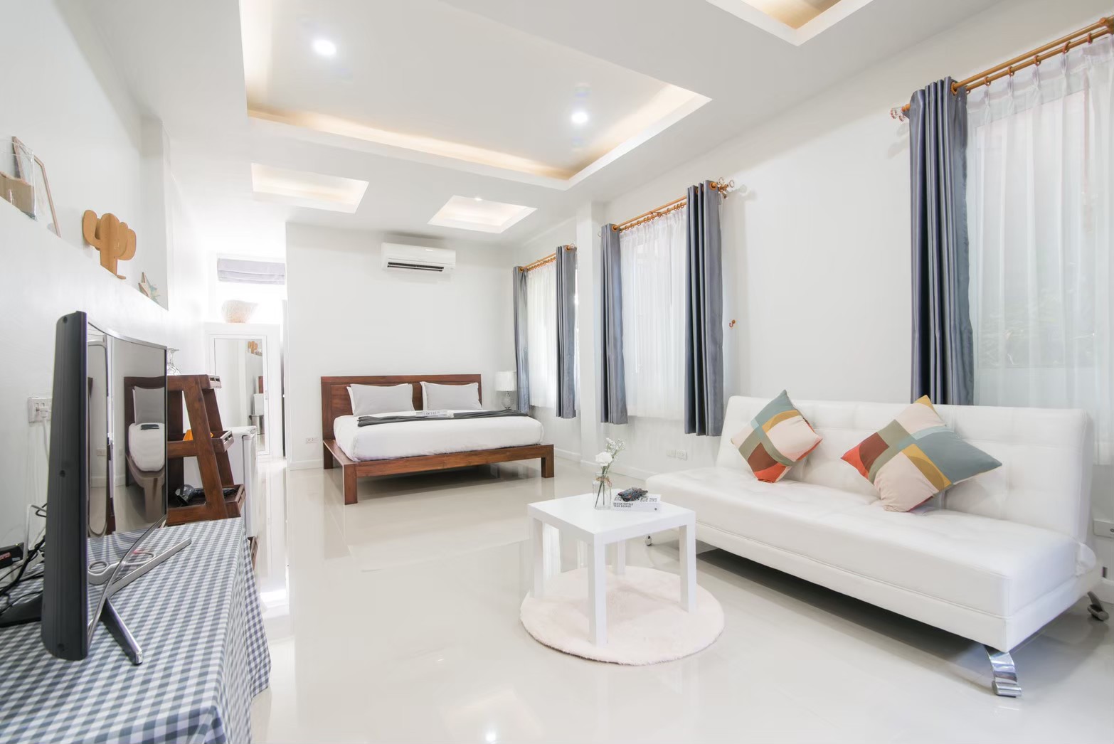 HR15045 บ้านพักติดทะเล The Moon Beach Villa