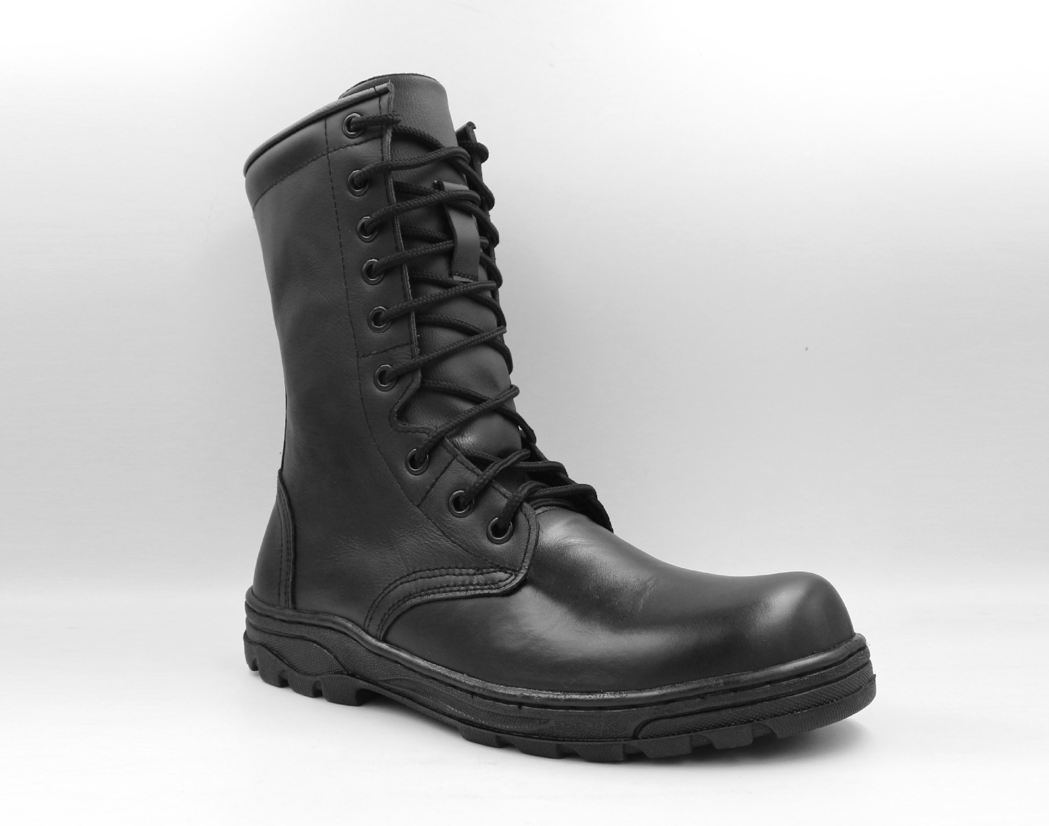 New. รองเท้า Combat CQB รุ่น : SZ-1# ( ซิปข้าง) ผลิตจาก หนังวัวแท้ ออกแบบ มาเพื่อ เท้าของคนไทย ทรงเรียวสูง ใส่กระชับ ไม่รัดหน้าเท้า - ตาไก่ 9 รู ความสูง 10 นิ้ว จากพื้น - มีซิปข้าง สะดวกในการถอดและสวมใส่ - น้ำหนักเบา เฉลี่ย เพียงคู่ละ 1.1kg - หนัง มีความน