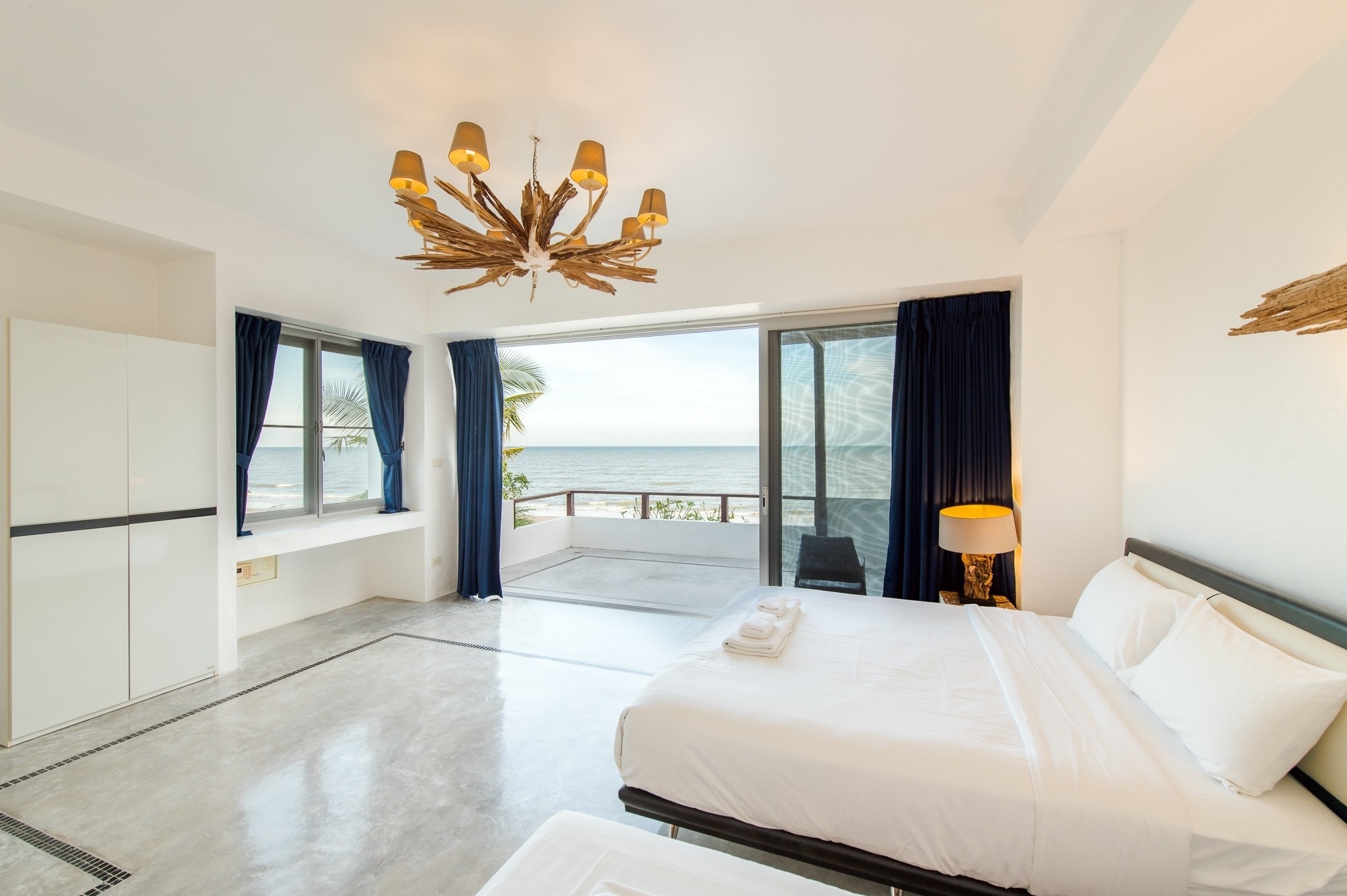 HR15088 บ้านพักติดทะเล S Beach pool villa Kuiburi