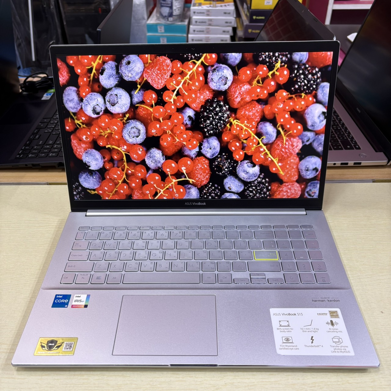 ASUS VIVOBOOK S15 S533EA – BQ050TS ติดฟิล์มกันรอยหน้าจอแล้ว สภาพเครื่อง 95%