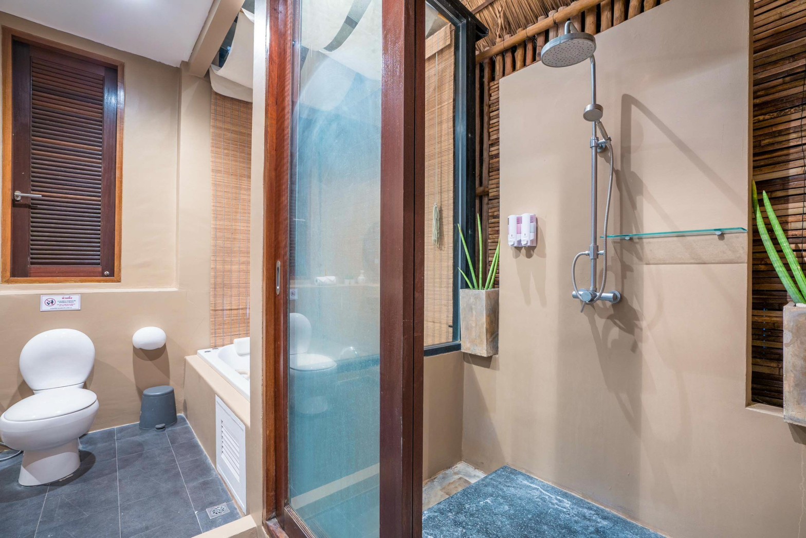 HR15061 บ้านพักติดทะเล The Pamila Beach Villa Kuiburi