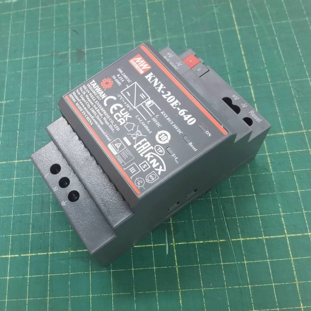 สวิทช์ชิ่งพาวเวอร์ซัพพลาย Meanwell KNX-20E-640 POWER SUPPLY 19.2W 30V 640mA 220VAC