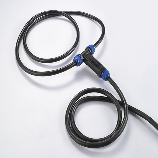 ข้อต่อสายไฟกันน้ำ แบบตัว T ใช้กับสายไฟฟ้า เบอร์ 0.5 ถึง 2.5 mm² 5 เส้น แบบขันน็อต