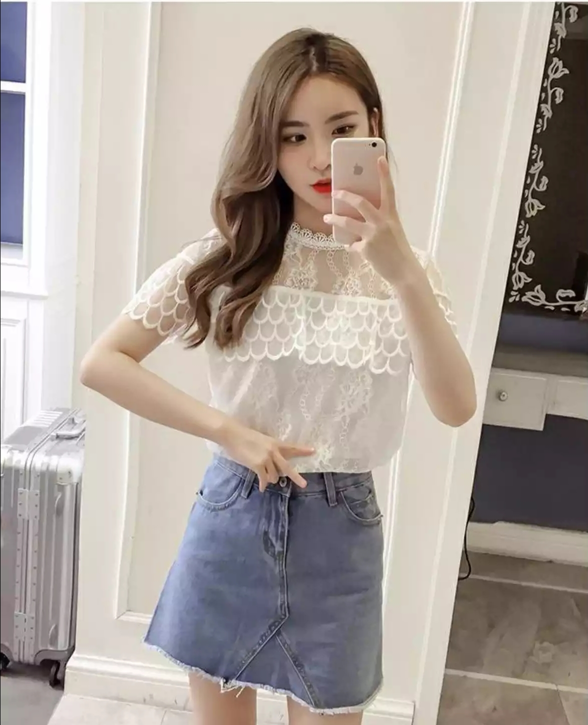 #เสื้อลูกไม้สไตน์เกาหลีพร้อมส่ง #เสื้อลูกไม้แต่งเกล็ดระบายด้านหน้า #เสื้อทำงานเกาหลี #เสื้อสมัครงาน #ชุดสมัครงาน #เสื้อใส่กับผ้าถุง #เสื้อใส่กับผ้าซิ่น ขาว Free size