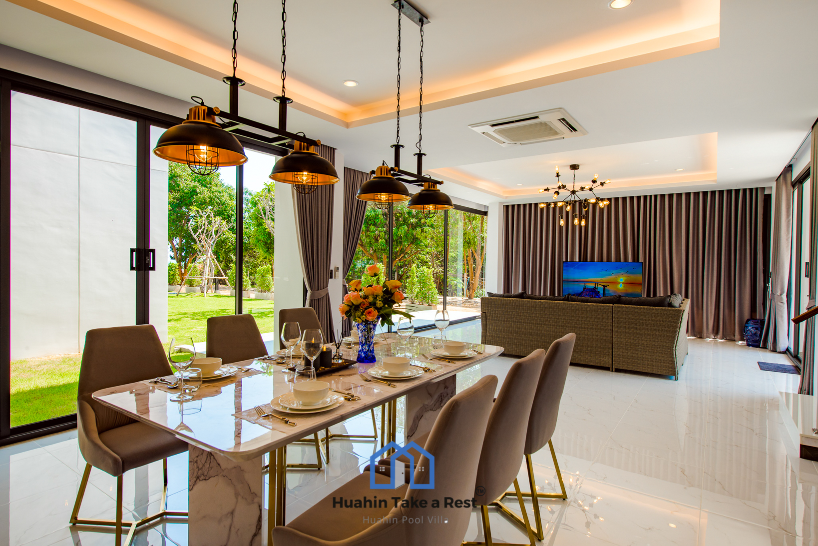 HR15039 บ้านพักติดทะเลหัวหิน The Premium Beach Villa Hua Hin