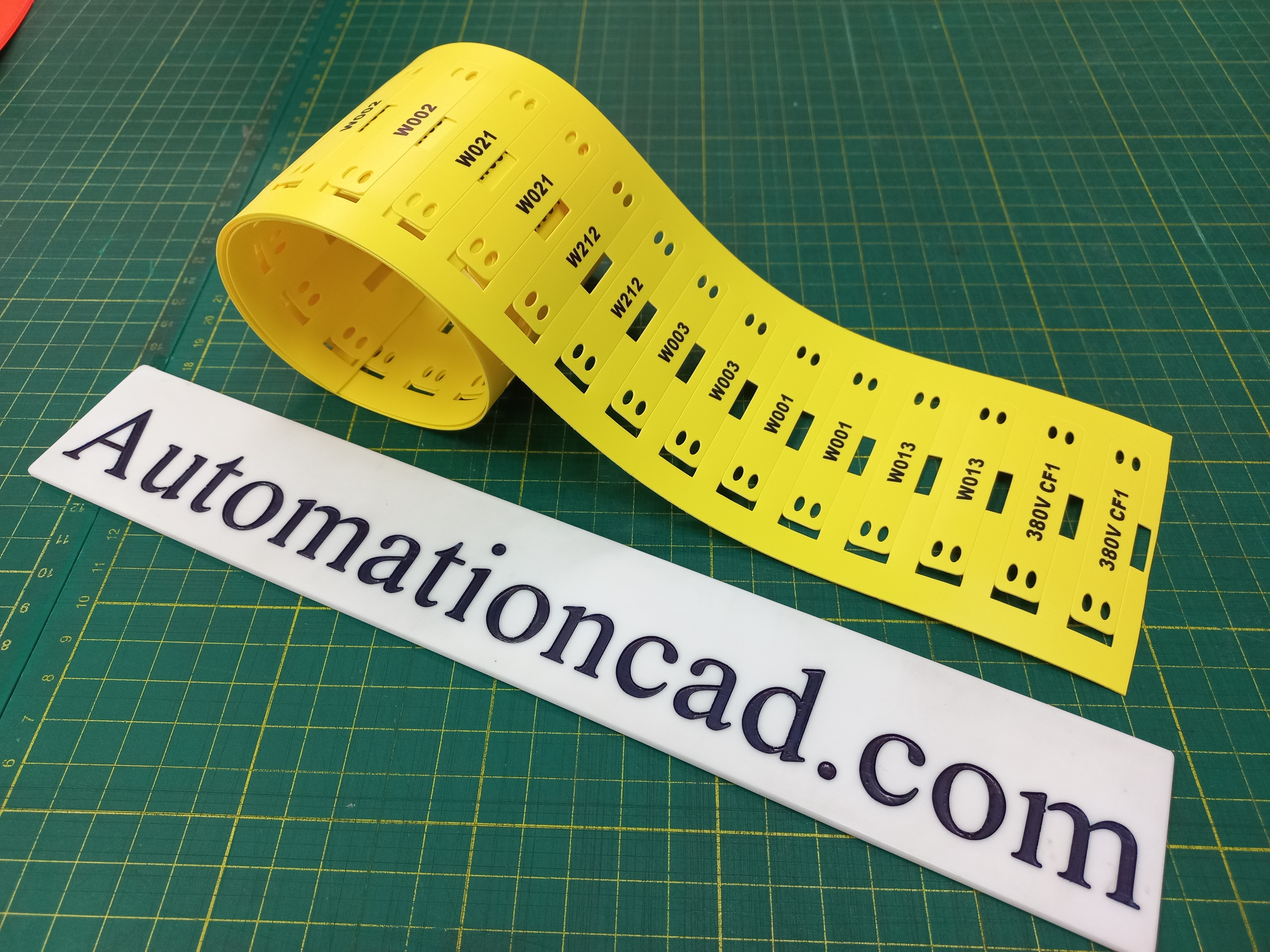 รับพิมพ์ TAG มาร์คสายไฟ สีขาว/สีเหลือง แบบ Low Smoke และ Normal