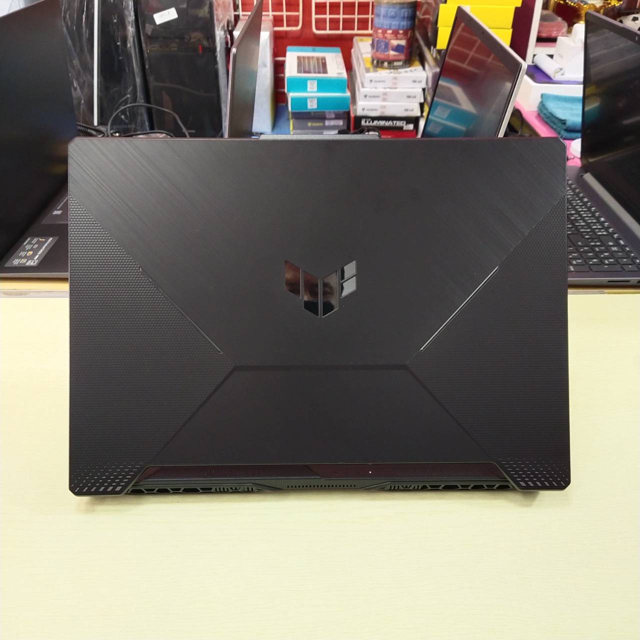 ASUS TUF GAMING F15 FX506HF-HN014W สภาพเครื่อง 90%