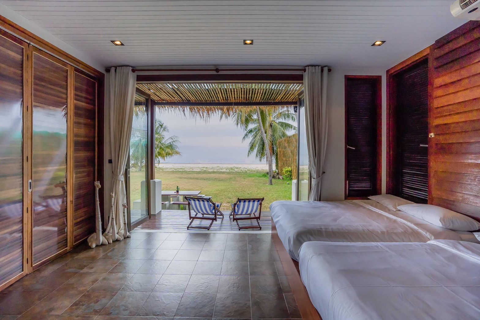 HR15061 บ้านพักติดทะเล The Pamila Beach Villa Kuiburi