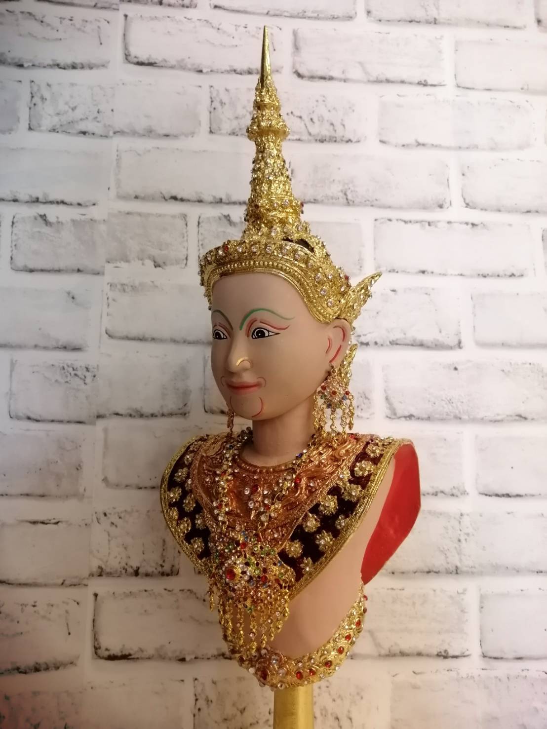 หุ่นนางสีดา พร้อมขาตั้งทอง