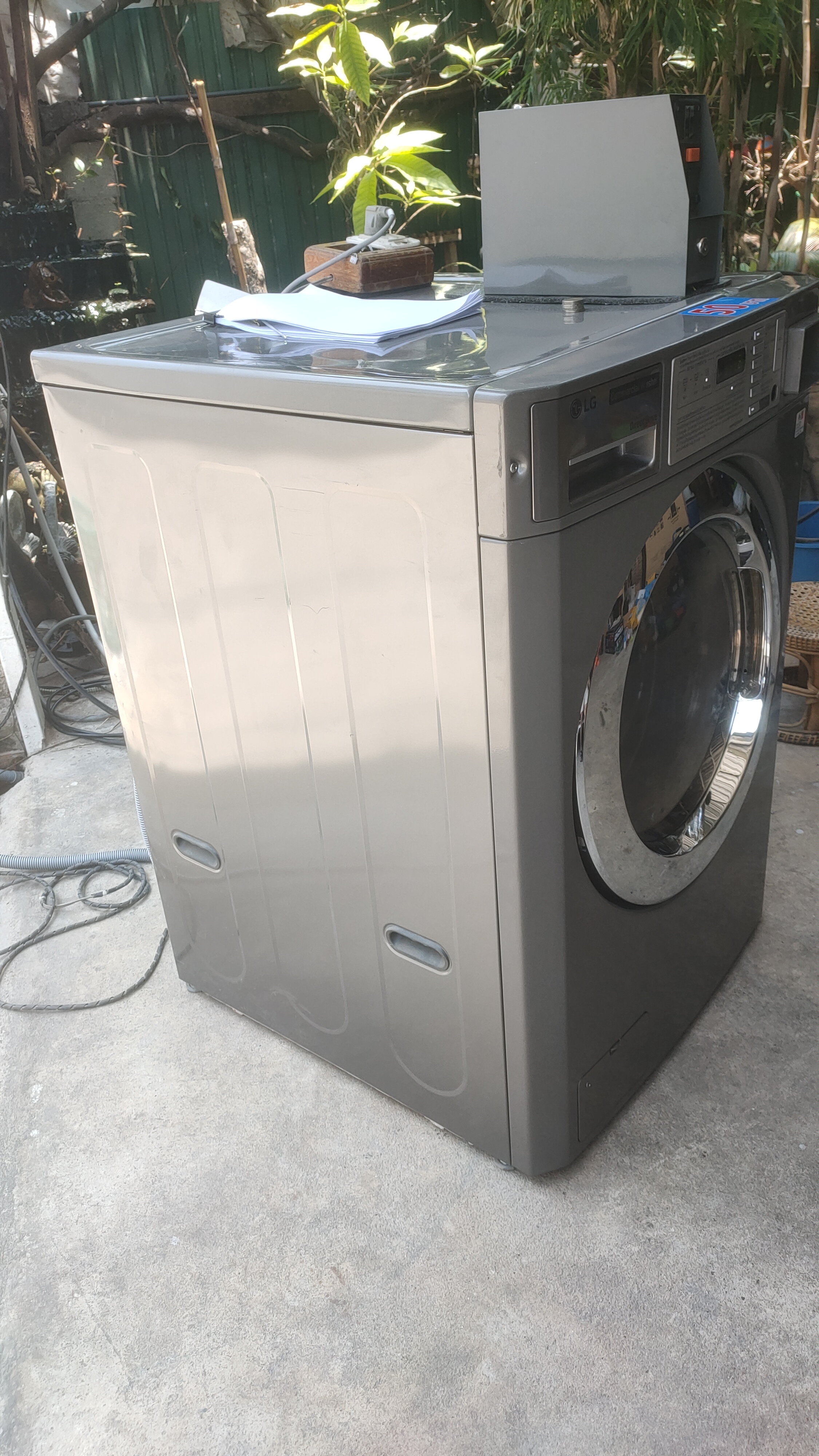 เครื่องซักผ้าฝาหน้าเกรดบีใหม่ LG Commercial 13kg ติดกล่องหยอดเหรียญใหม่ พร้อมใช้งาน