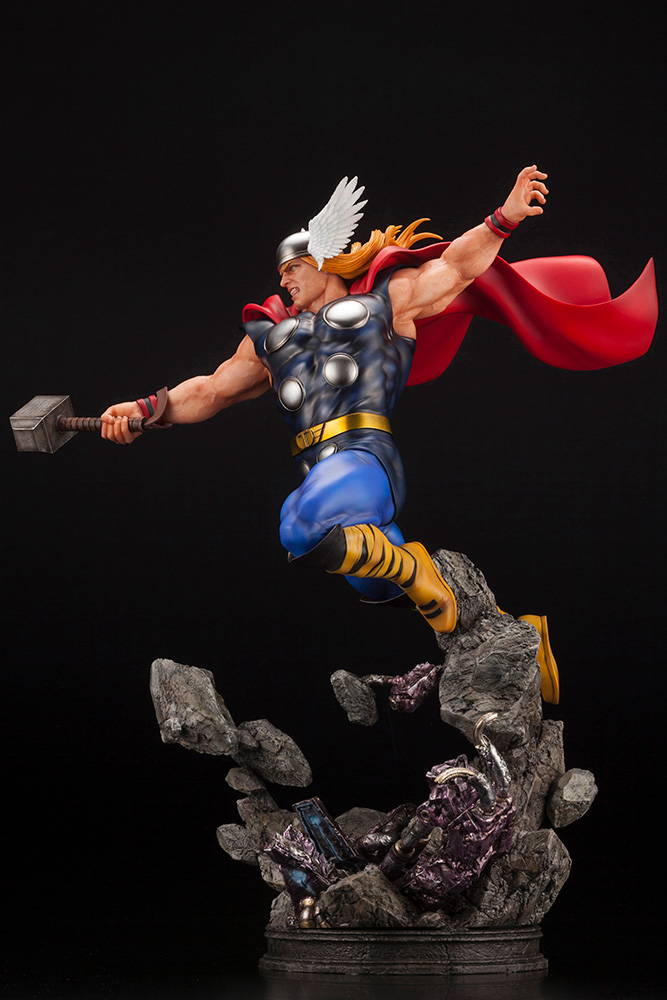 เปิดจอง : THOR AVENGERS FINE ART STATUE