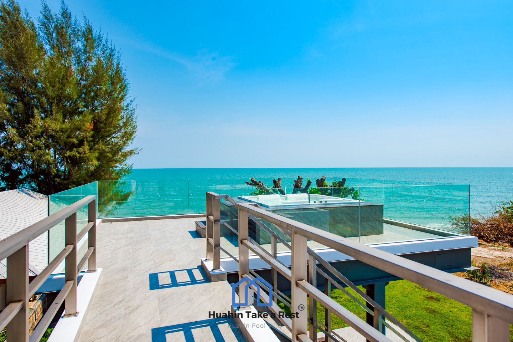 HR15039 บ้านพักติดทะเลหัวหิน The Premium Beach Villa Hua Hin