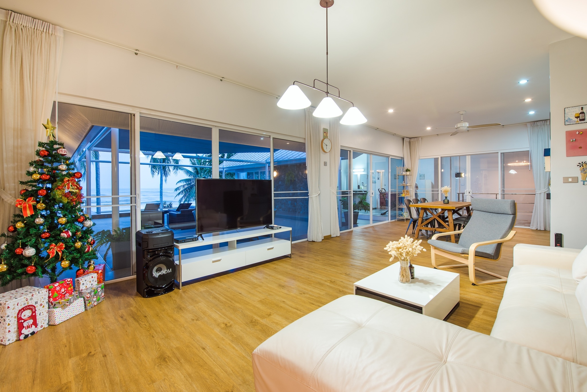 HR15044 บ้านพักติดทะเล กุยบุรี The Cozy Beach Villa