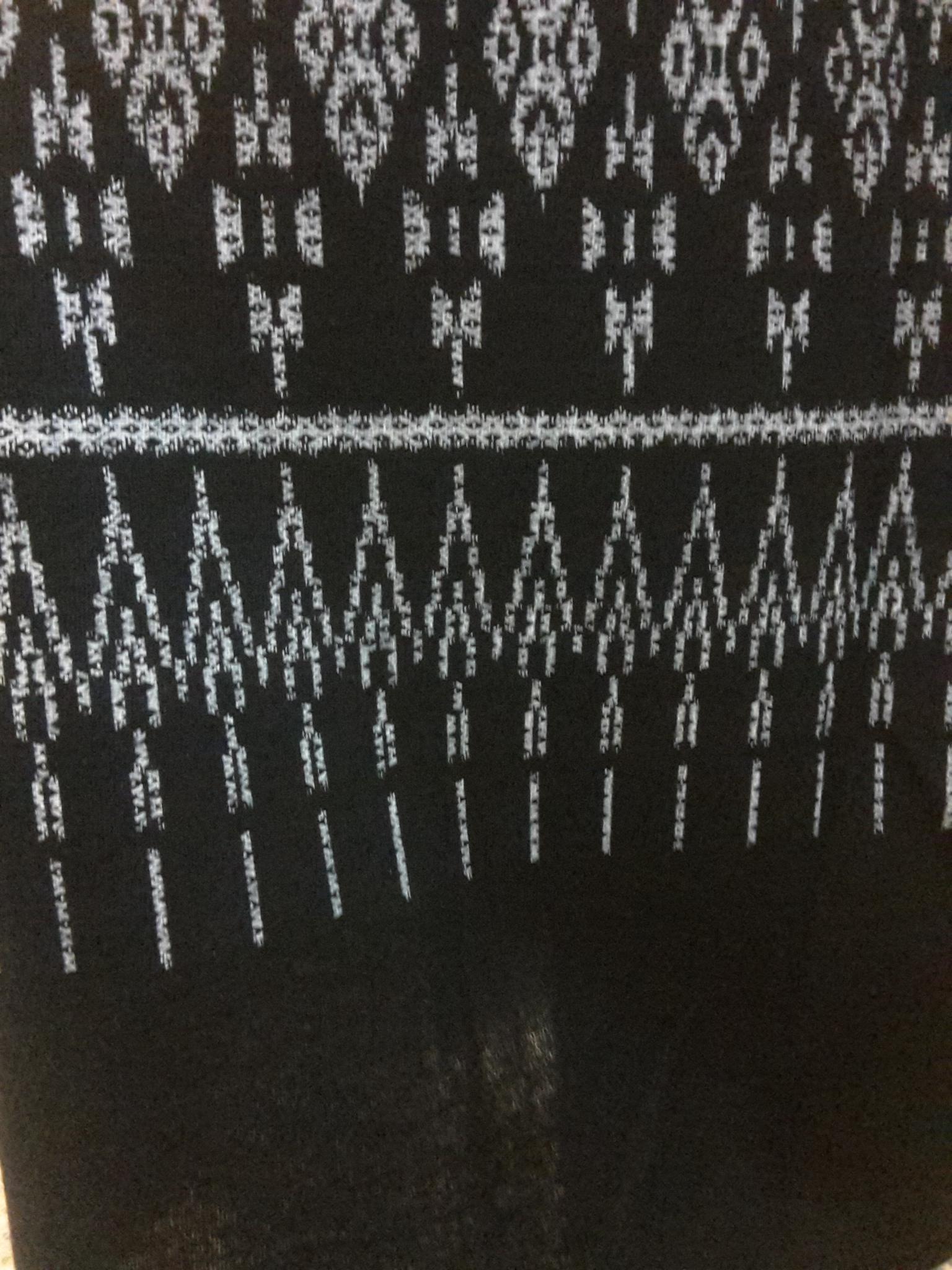 ผ้าถุงสำเร็จรูปแบบป้ายเลื่อนตะขอผ้าสีดำ ผ้าถุงสำเร็จรูปมัดหมี่สีดำ ผ้าฝ้ายมัดหมี่ตัดสำเร็จสีดำ พร้อมส่ง