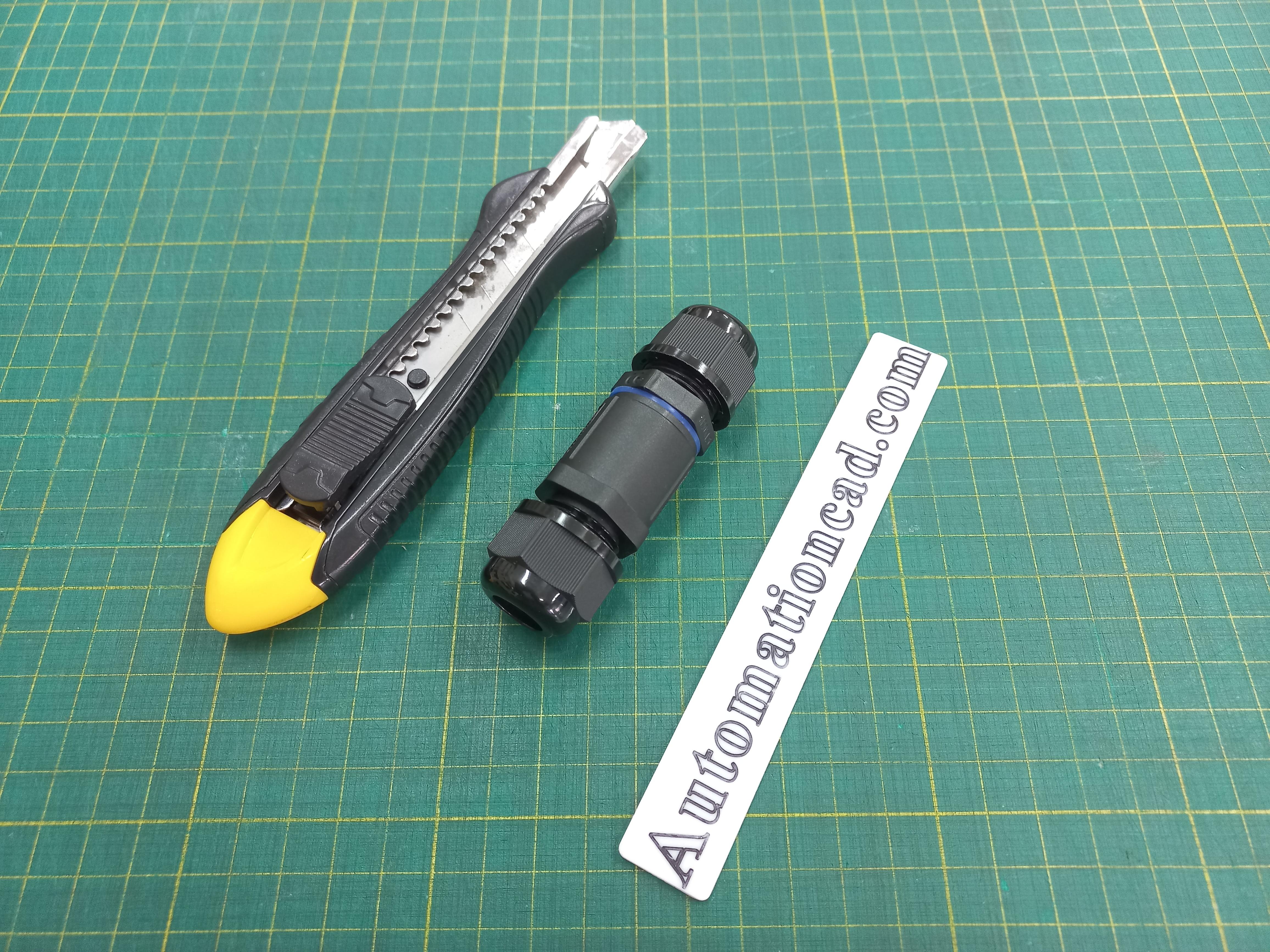 ข้อต่อสายไฟกันน้ำ ใช้กับสายไฟฟ้า เบอร์ 0.5 ถึง1.5 mm² 3 เส้น แบบขันน็อต