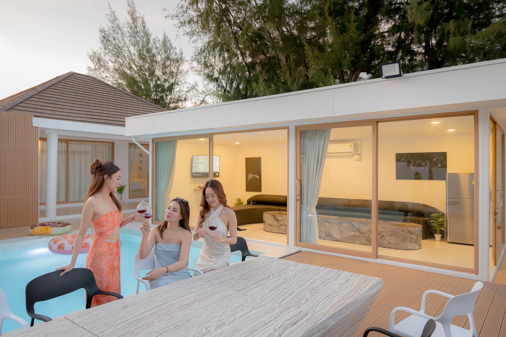 HR15057 บ้านพักติดทะเล The Rocca Beach Villa Pranburi