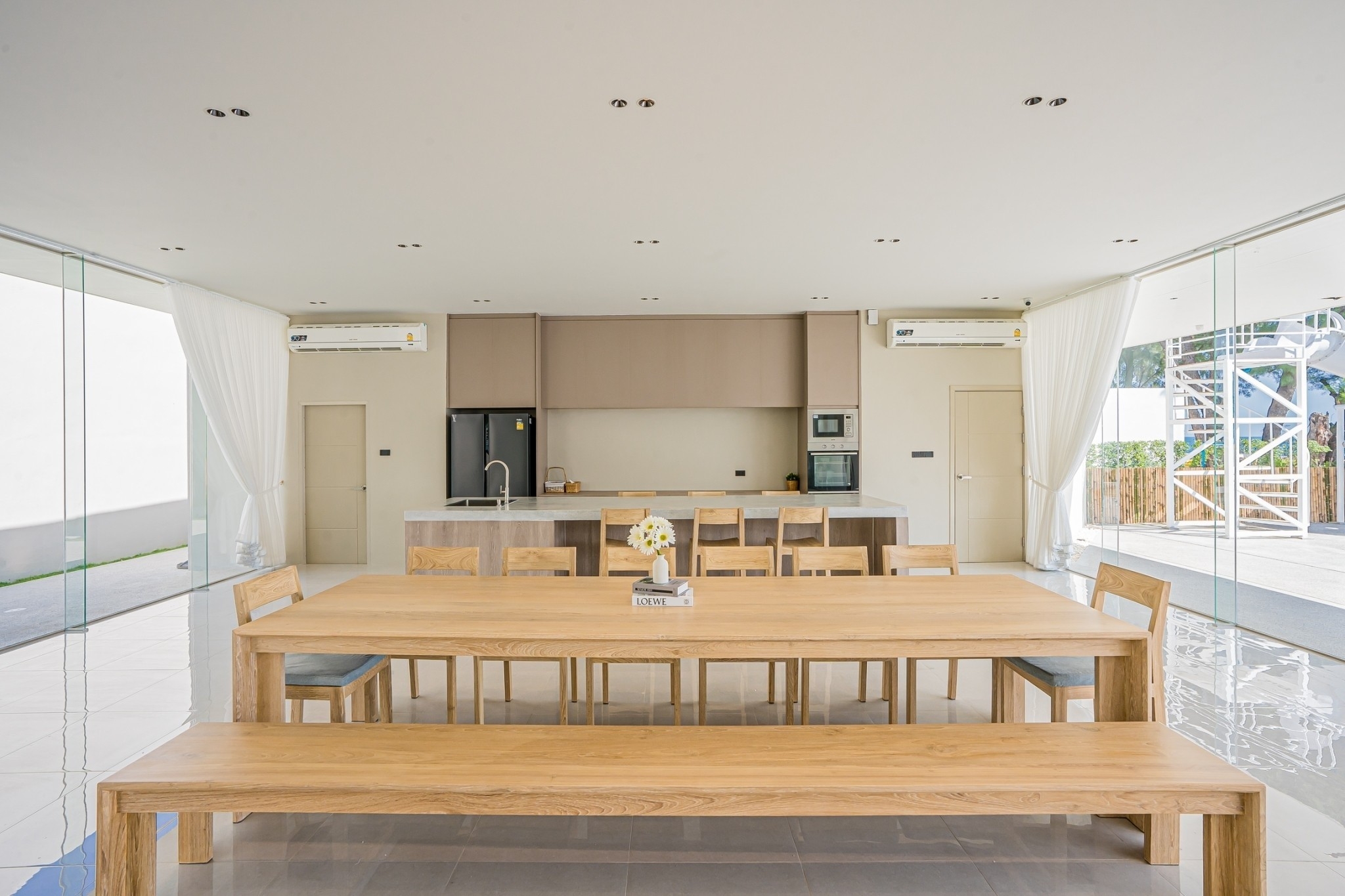 HR15083 บ้านพักติดทะเลหัวหิน The Rest Beachfront Hua Hin Pool Villa