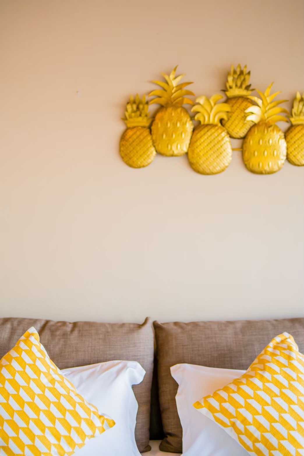 HR15064 บ้านพักติดทะเล The Ocean Beach Villa, Sam Roi Yod.