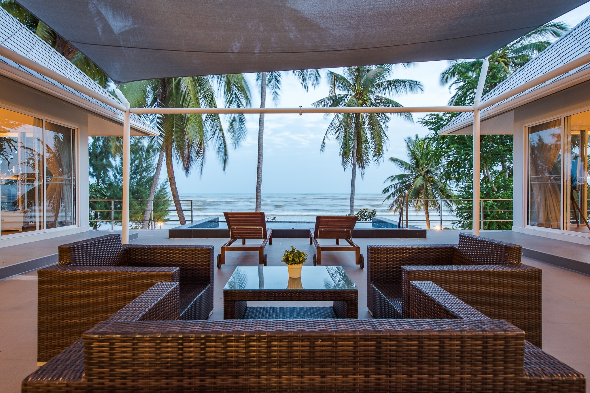 HR15044 บ้านพักติดทะเล กุยบุรี The Cozy Beach Villa