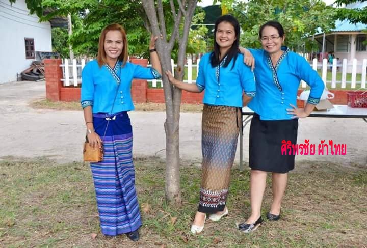 ภาพรีวิวว์จากลูค้า #ชุดสีฟ้าวันแม่ #เสื้อผ้าฝ้ายสีฟ้าวันแม่ Cr.ชัญญาภัค เทศบาลตำบลสระลงเรือ จังหวัดกาญจนบุรี ขอบคุณมากค่ะ