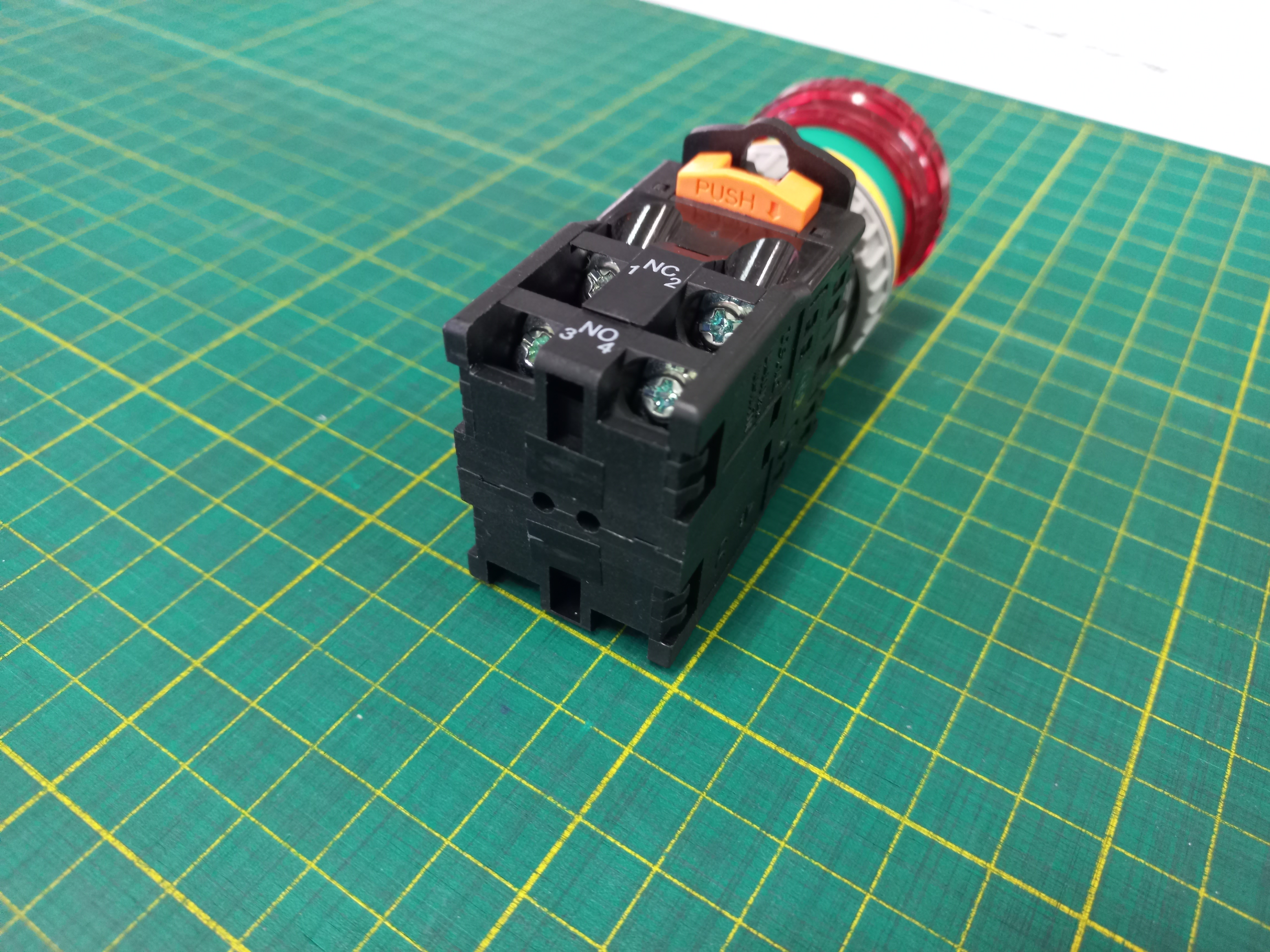 ปุ่มกดมีแลมป์ LED สีแดง Push Button Switch 1NO,1NC รู 30 mm ไฟ 24V AC/DC