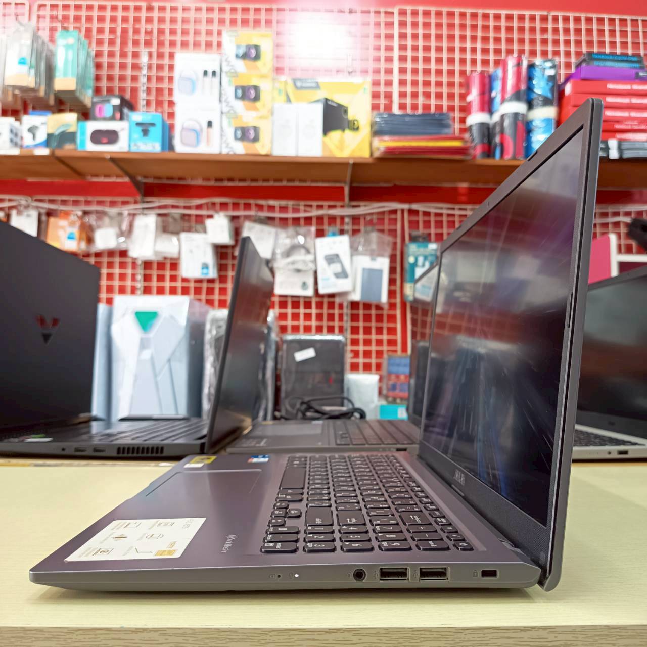 ASUS X515EA-BQ503WS สภาพเครื่อง 80%